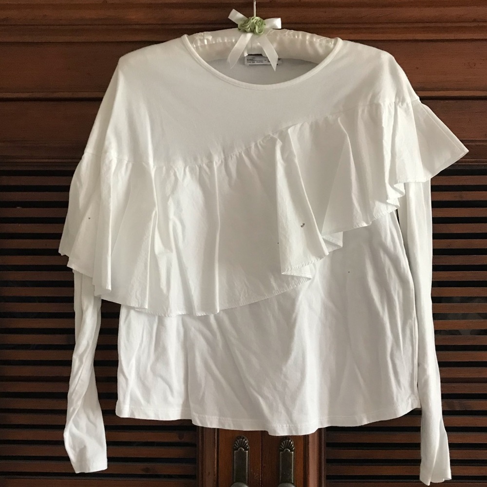 ZARA WHITE RUFFLE TOP SIZE SMALL